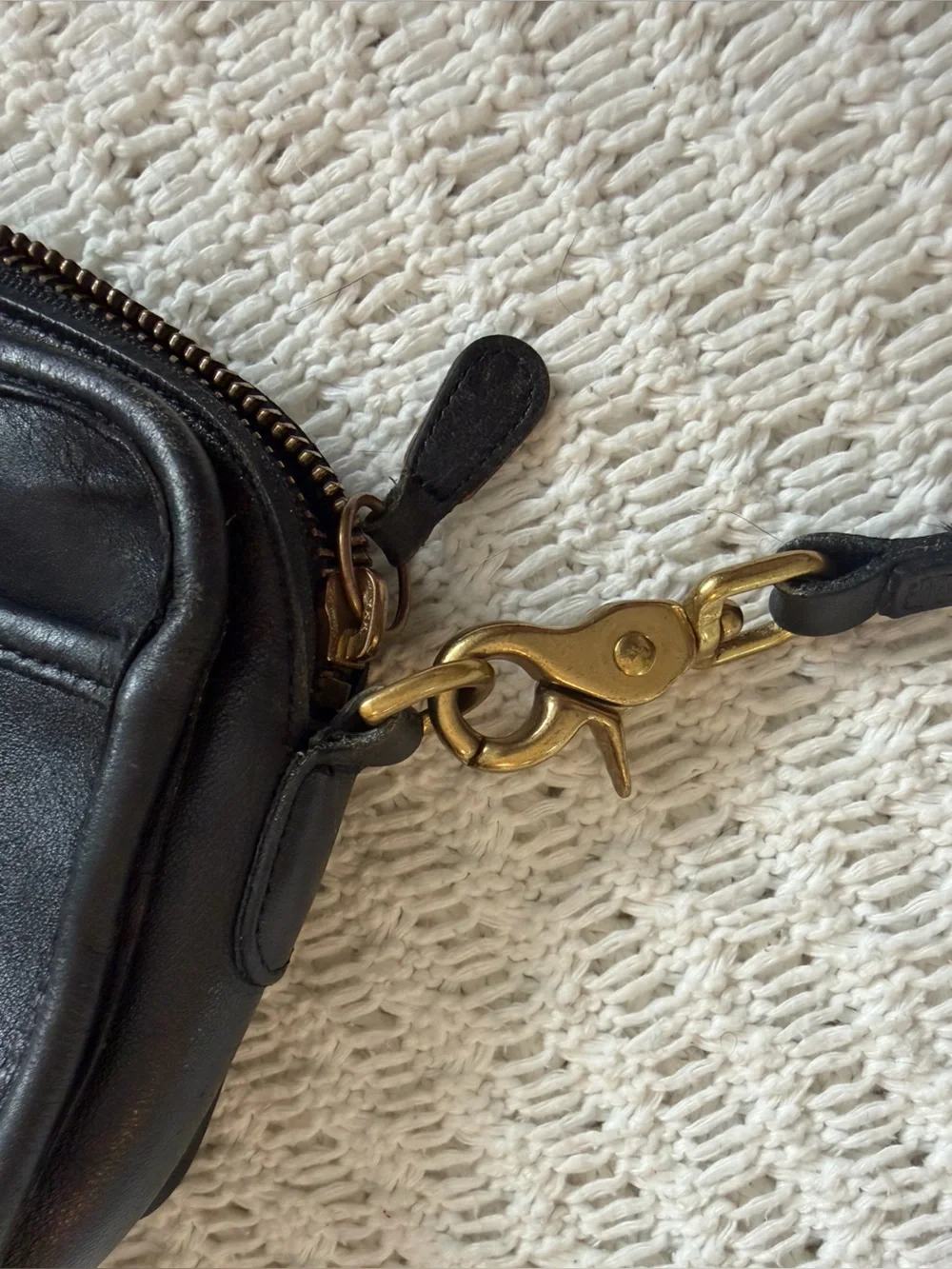 Authentic Vintage Coach 9925 Carnival Black Leather Crossbody Bag Gold Hardwear